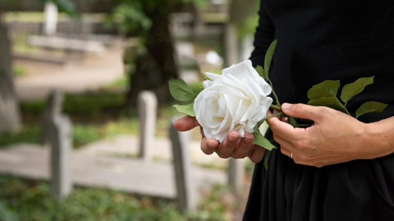 Nauji horizontai: kaip kremavimo kultūra keičia Lietuvos atsisveikinimo tradicijas
